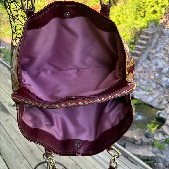 👜 Coach Patent Leather Gallery Tote – Deep Cherry Red 🍒 - Picture 8 of 9